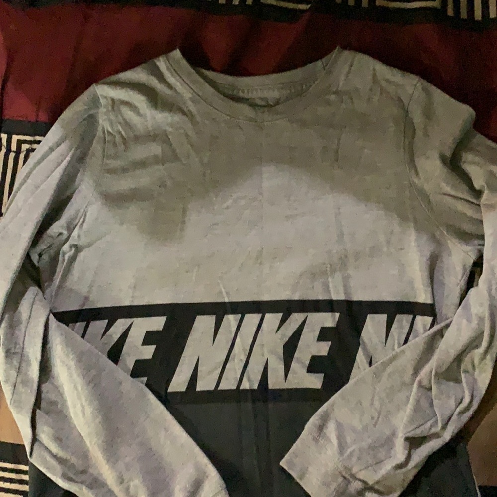 Nike boys long sleeve shirt